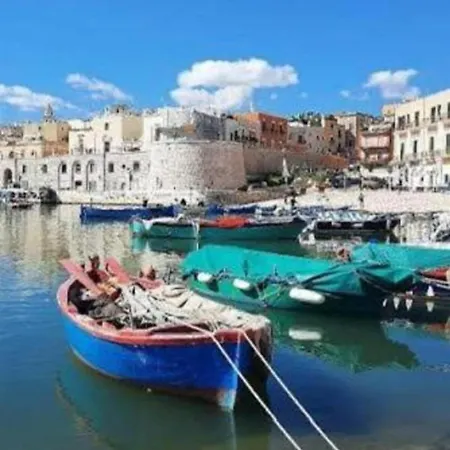 Levante Al Porto